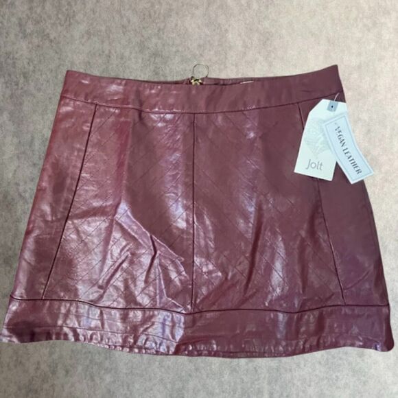 Jolt Womens Mini Skirt Red Burgundy Faux Leather Textured Retro Skirt Size 27 - Picture 1 of 12